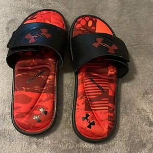 Under Armour💕 4D foam boys slides